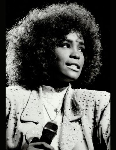 Picture of Whitney Houston singing at the CNE in Toronto Ontario